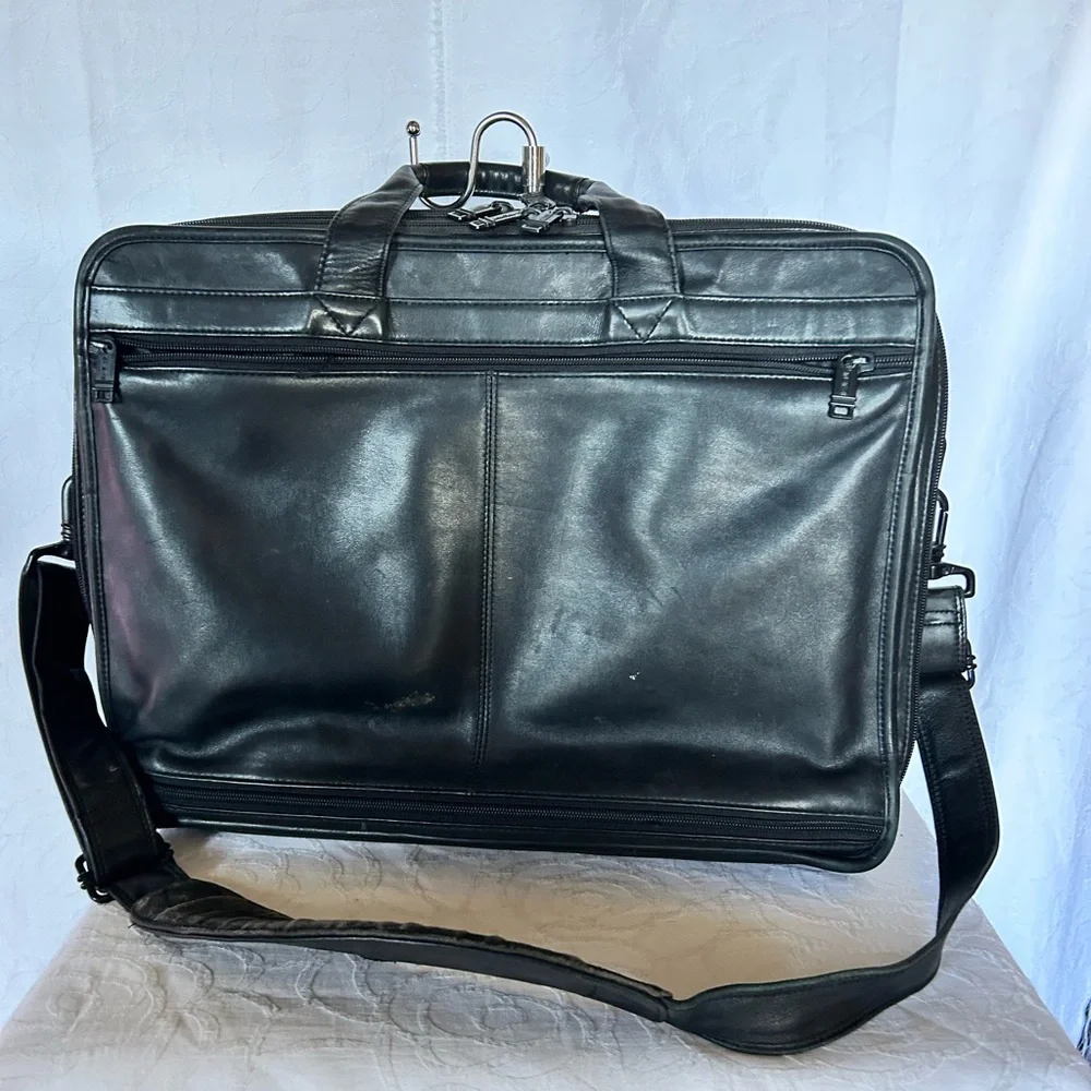 TUMI Classic Black Leather Business Briefcase Organizer.